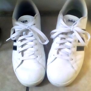 Adidas black and white classic sport shoe